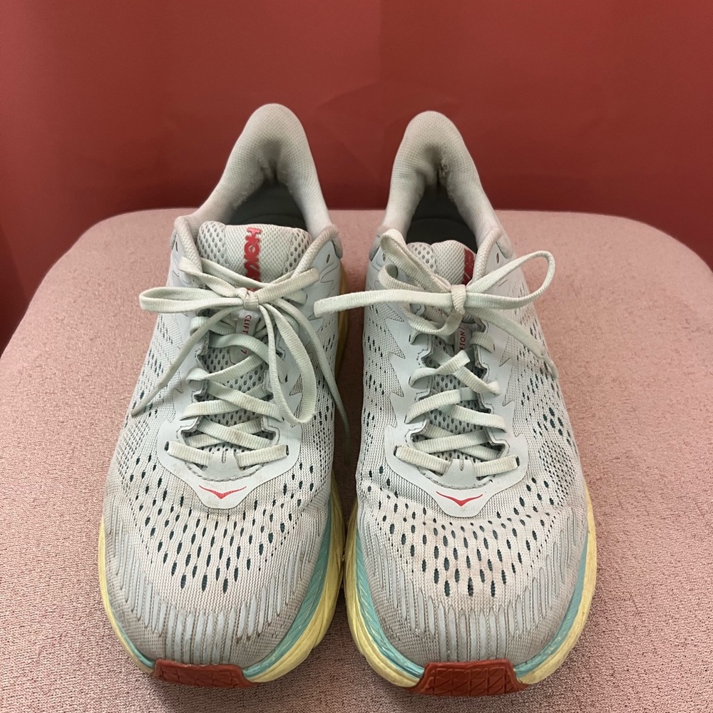 Hoka Clifton 8